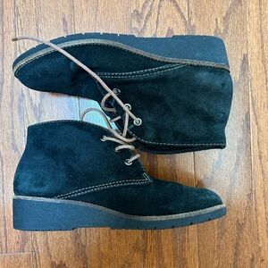 LL Bean black suede boots size 8M